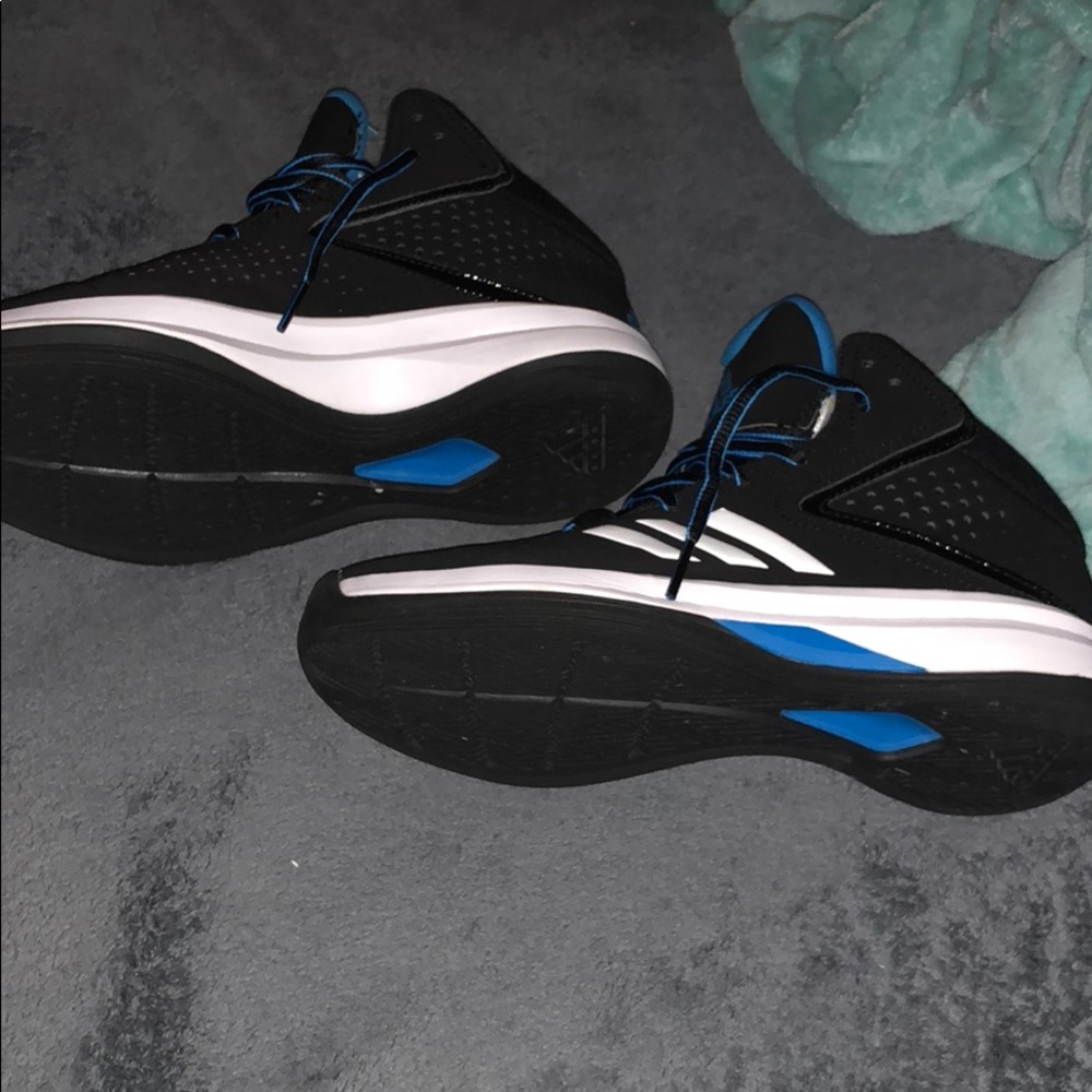BRAND NEW ADIDAS NEVER BEEN WORN - Picture 8 of 8